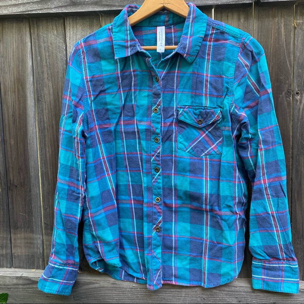 Checked plaid flannel shirt with pocket brass buttons Large